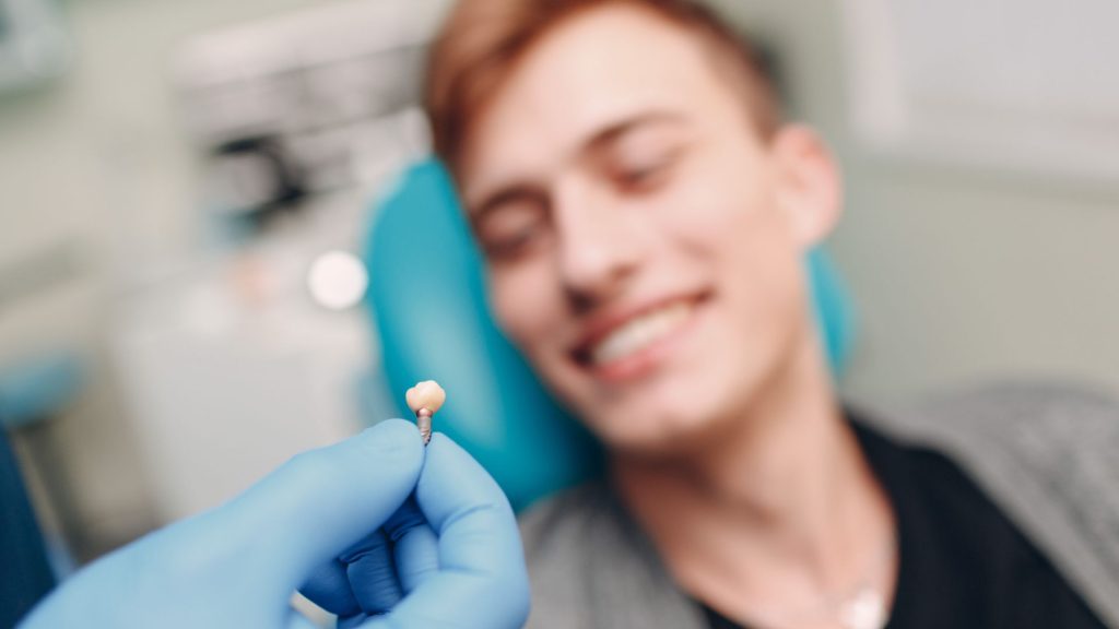 Implante dental | ClÃ­nica SÃ¡nchez SolÃ­s